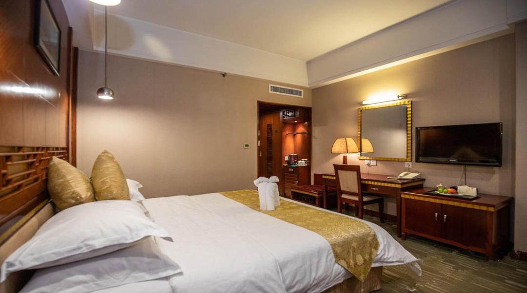 Kunming Golden Spring Hotel Экстерьер фото