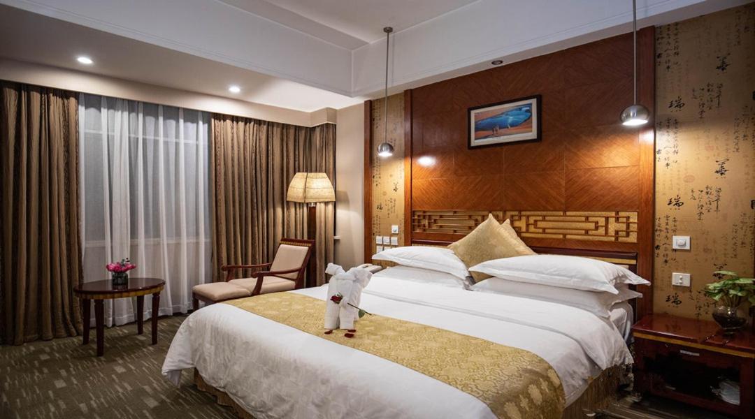 Kunming Golden Spring Hotel Экстерьер фото