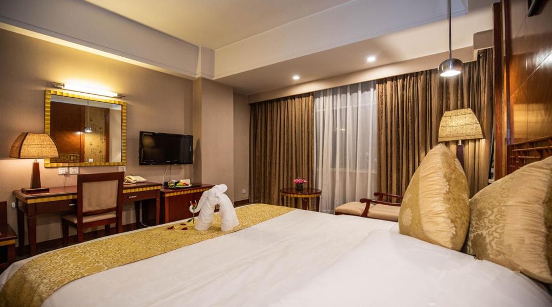 Kunming Golden Spring Hotel Экстерьер фото