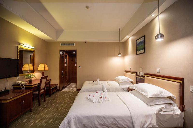 Kunming Golden Spring Hotel Экстерьер фото