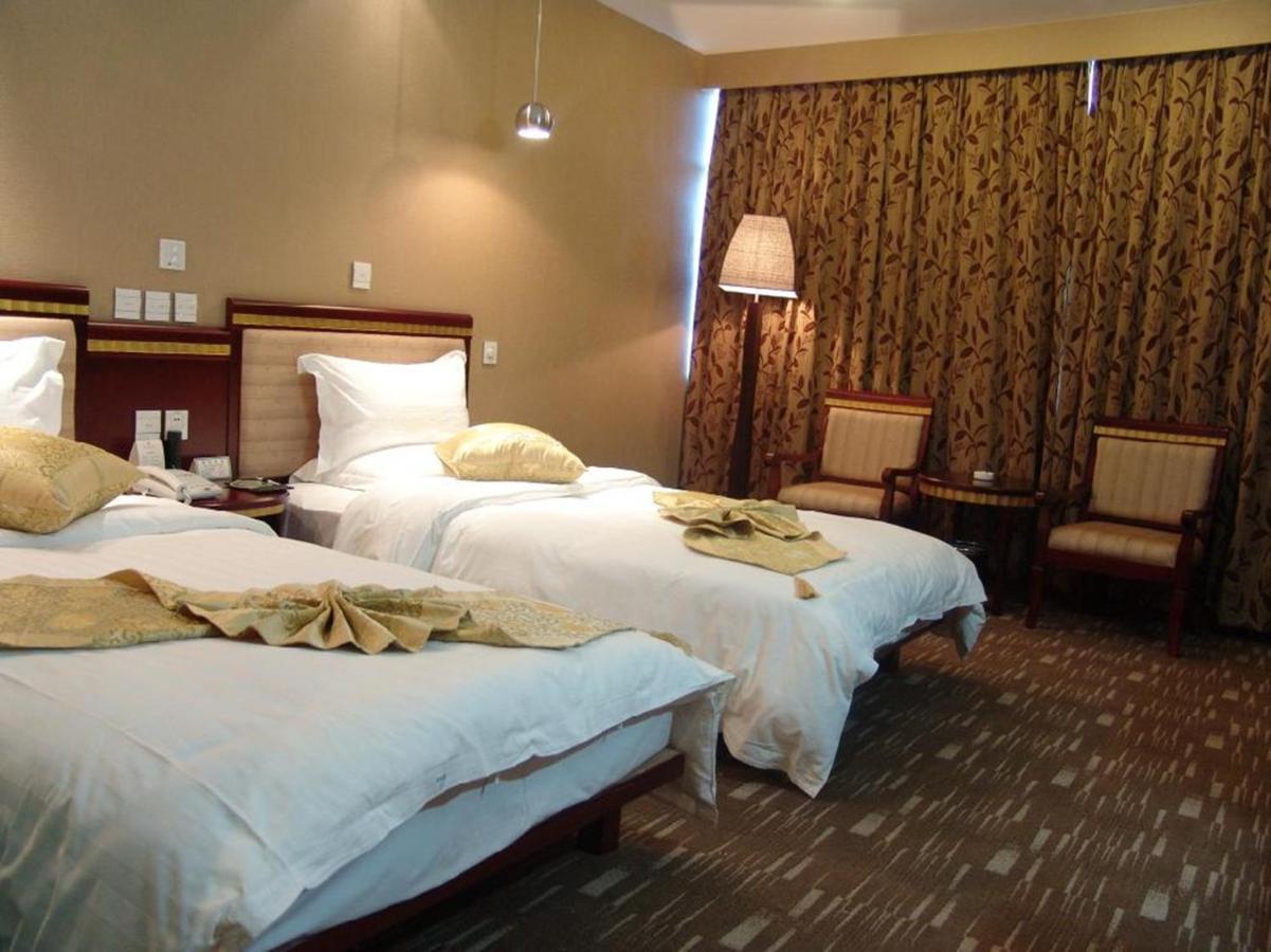 Kunming Golden Spring Hotel Экстерьер фото