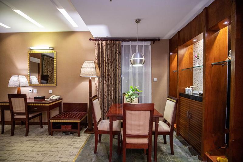 Kunming Golden Spring Hotel Экстерьер фото