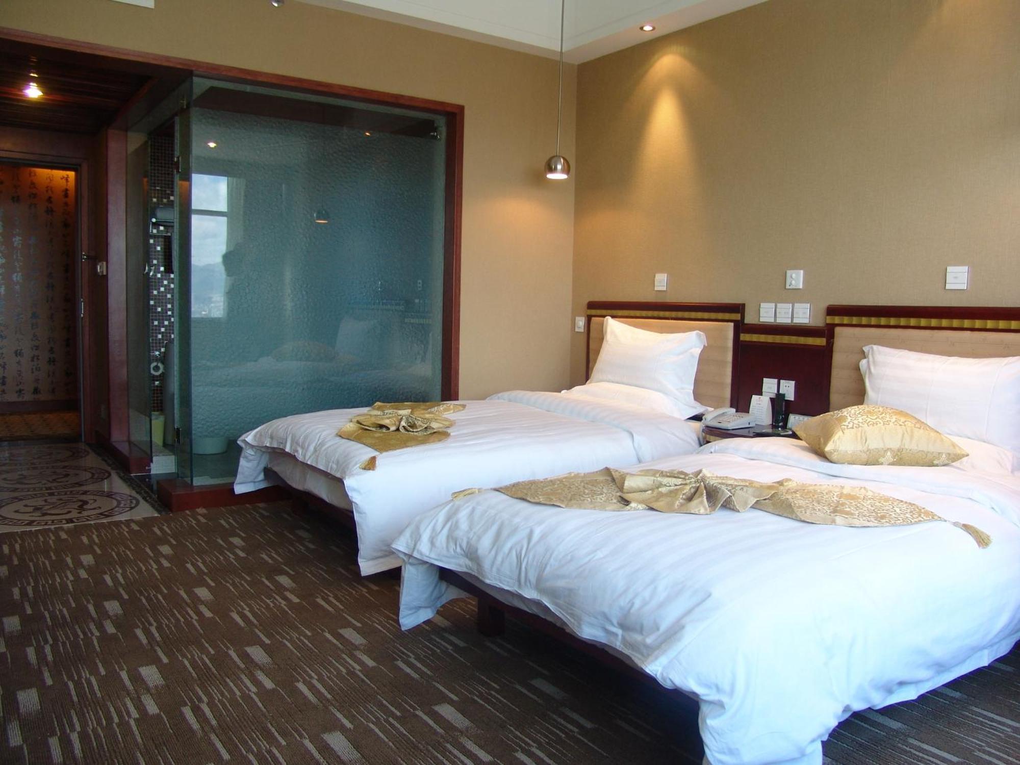 Kunming Golden Spring Hotel Экстерьер фото