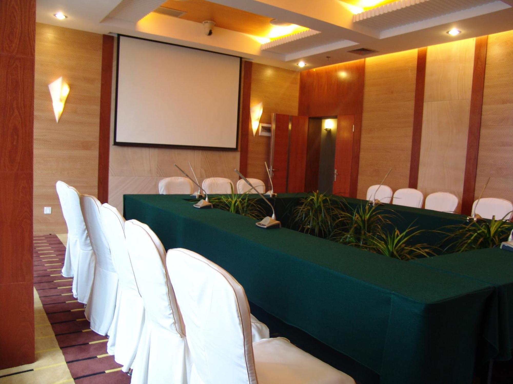 Kunming Golden Spring Hotel Экстерьер фото