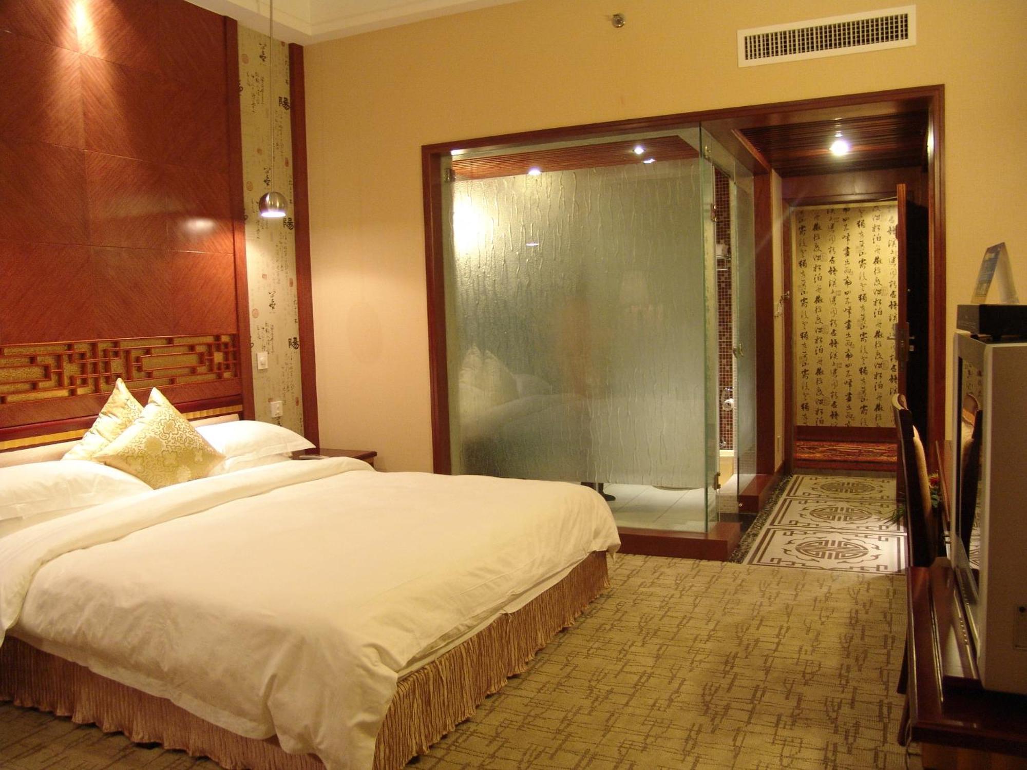 Kunming Golden Spring Hotel Экстерьер фото