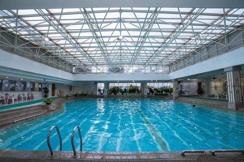 Kunming Golden Spring Hotel Экстерьер фото