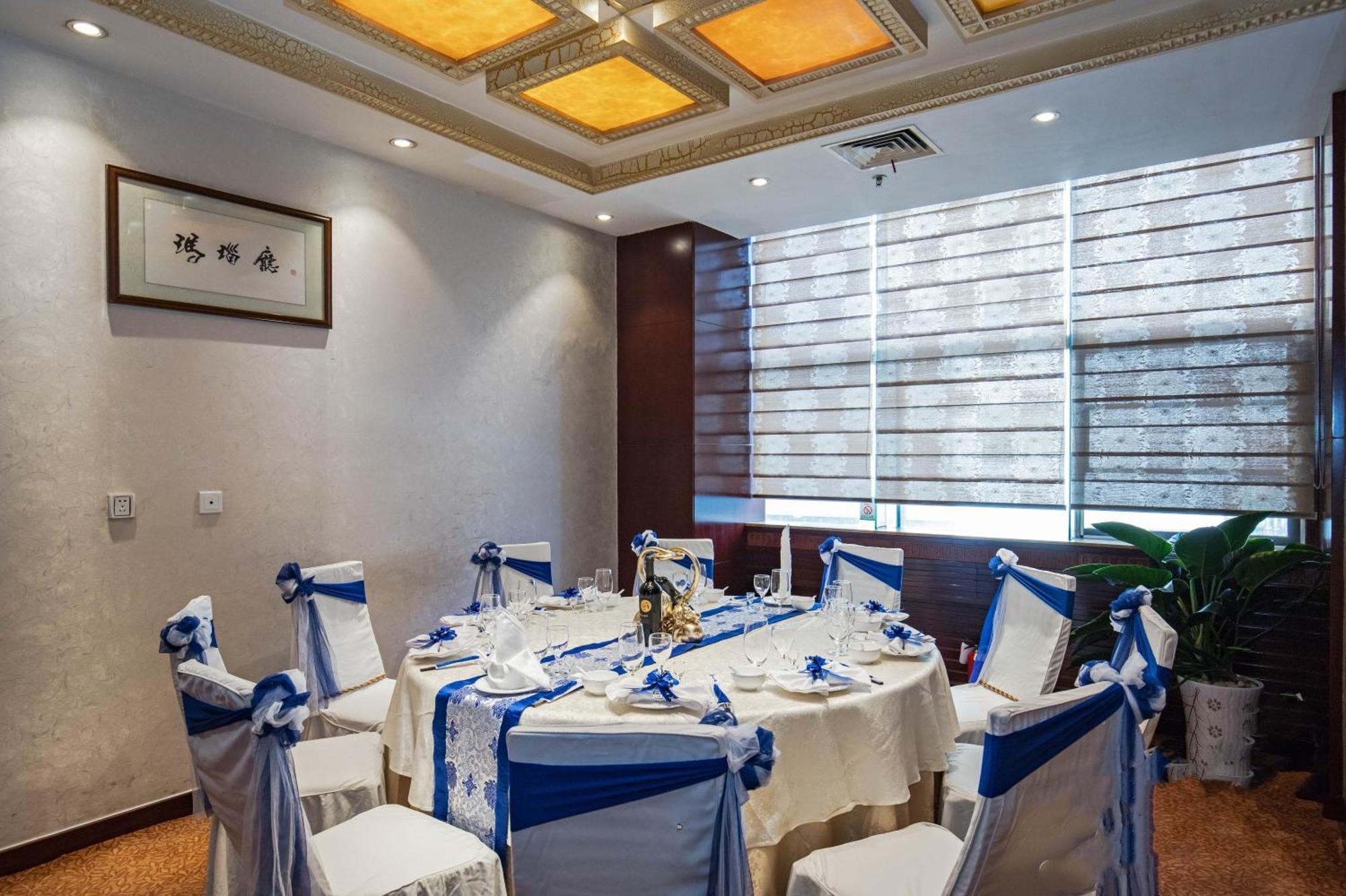 Kunming Golden Spring Hotel Экстерьер фото